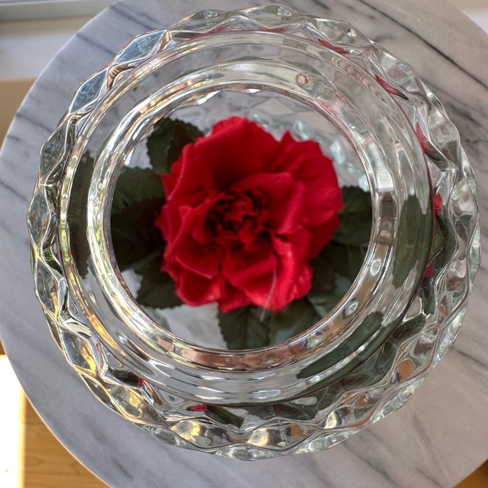 Classic Stacked Cube Design. Rose Vase . Item Separates Into 2 Pieces.